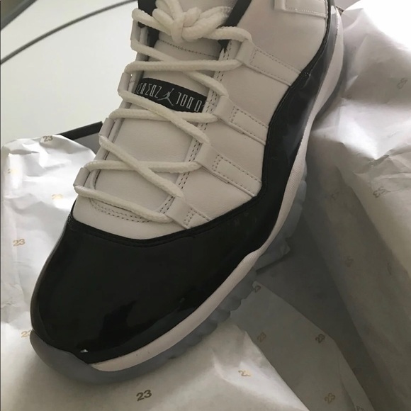 Retro Jordans 11 - Picture 2 of 6